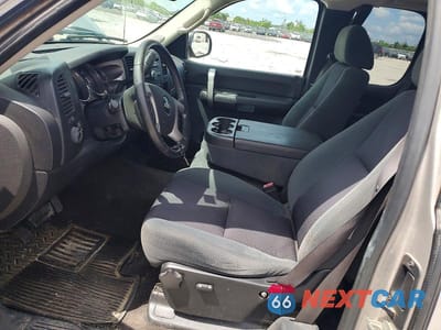 Zdjęcie 7 z 12 samochodu: 2009 CHEVROLET SILVERADO K1500 LT VIN:2GCEK290691135676 - miniatura