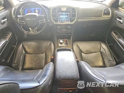 Zdjęcie 8 z 12 samochodu: 2018 CHRYSLER 300 LIMITED VIN:2C3CCAEG5JH136920 - miniatura