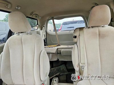 Zdjęcie 10 z 13 samochodu: 2013 TOYOTA SIENNA LE VIN:5TDKK3DC0DS398743 - miniatura