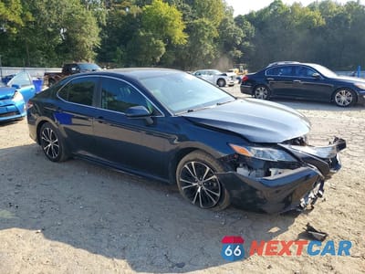 Czwarte zdjęcie samochodu z boku: 2020 TOYOTA CAMRY SE VIN:4T1G11AK6LU958098 - miniatura