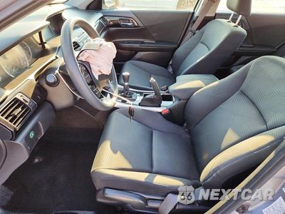 Zdjęcie 7 z 12 samochodu: 2016 HONDA ACCORD LX VIN:1HGCR2E32GA206640 - miniatura