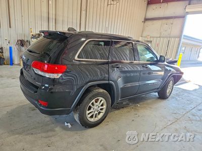 Trzecie zdjęcie samochodu z tyłu: 2019 JEEP GRAND CHEROKEE LAREDO VIN:1C4RJFAG0KC837383 - miniatura