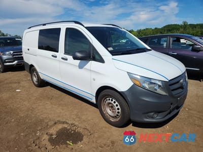 Czwarte zdjęcie samochodu z boku: 2016 MERCEDES-BENZ METRIS DELIVERY VAN VIN:WD3PG2EA8G3093019 - miniatura