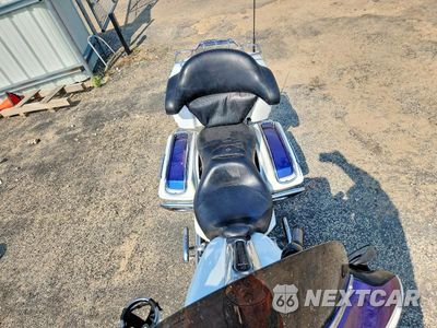 Piąte zdjęcie samochodu w środku: 2010 HARLEY-DAVIDSON FLHX VIN:1HD1KB413AB648384 - miniatura