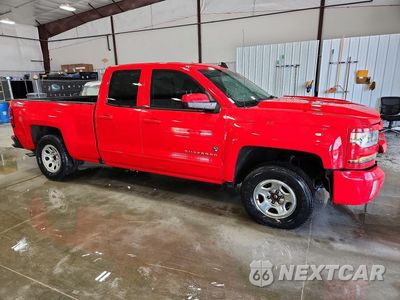 Czwarte zdjęcie samochodu z boku: 2017 CHEVROLET SILVERADO K1500 LT VIN:1GCVKRECXHZ332316 - miniatura