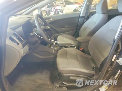 Zdjęcie 7 z 12 samochodu: 2017 KIA FORTE LX VIN:3KPFL4A71HE034228 - miniatura