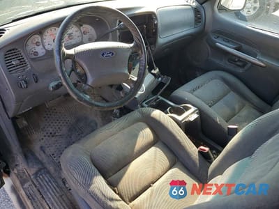 Zdjęcie 8 z 12 samochodu: 2001 FORD EXPLORER SPORT TRAC VIN:1FMZU67E11UA21459 - miniatura