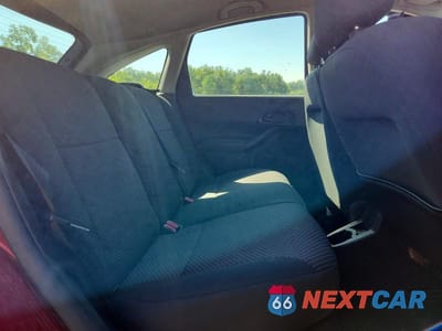 Zdjęcie 10 z 12 samochodu: 2005 FORD FOCUS ZX5 VIN:3FAHP37N45R115120 - miniatura