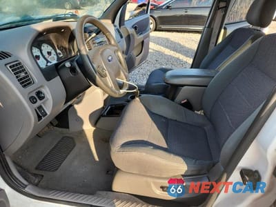 Zdjęcie 7 z 13 samochodu: 2002 FORD ESCAPE XLT VIN:1FMYU03152KB98914 - miniatura