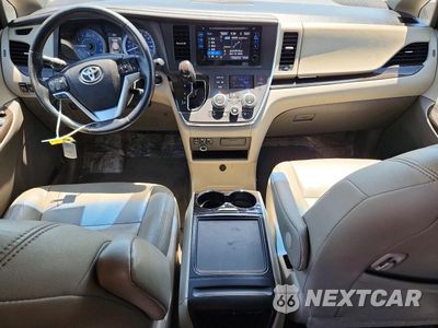 Zdjęcie 8 z 13 samochodu: 2015 TOYOTA SIENNA XLE 8-PASSENGER VIN:5TDYK3DC9FS591955 - miniatura