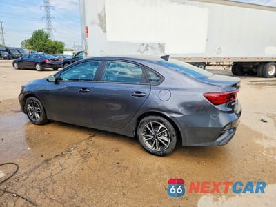 Drugie zdjęcie samochodu z przodu: 2023 KIA FORTE LXS VIN:3KPF24AD4PE590752 - miniatura