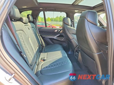 Zdjęcie 11 z 14 samochodu: 2021 BMW X5 M VIN:5YMJU0C08M9G38996 - miniatura
