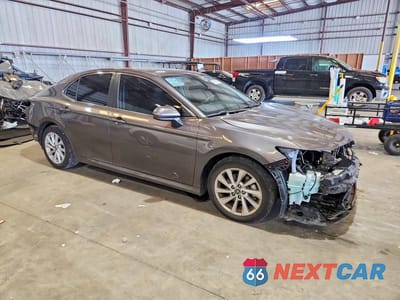 Czwarte zdjęcie samochodu z boku: 2022 TOYOTA CAMRY LE VIN:4T1C11AK9NU692089 - miniatura
