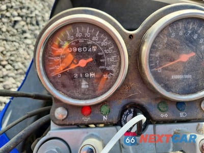 Zdjęcie 7 z 9 samochodu: 2004 SUZUKI GS500 FK VIN:VTTGM51A642101283 - miniatura