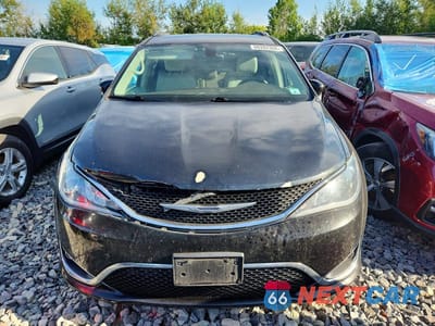 Piąte zdjęcie samochodu w środku: 2017 CHRYSLER PACIFICA TOURING L PLUS VIN:2C4RC1EGXHR656248 - miniatura