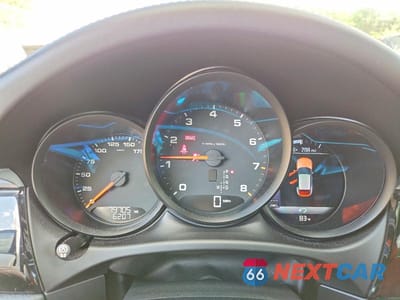 Zdjęcie 9 z 13 samochodu: 2018 PORSCHE MACAN VIN:WP1AA2A50JLB04414 - miniatura