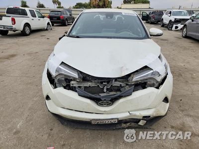 Piąte zdjęcie samochodu w środku: 2019 TOYOTA C-HR XLE VIN:JTNKHMBXXK1047919 - miniatura