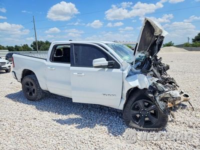 Czwarte zdjęcie samochodu z boku: 2020 RAM 1500 BIG HORN/LONE STAR VIN:1C6SRFFT8LN153212 - miniatura