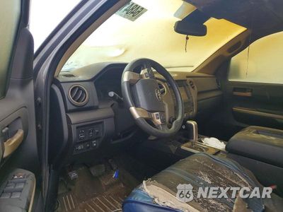 Zdjęcie 9 z 12 samochodu: 2018 TOYOTA TUNDRA CREWMAX SR5 VIN:5TFDW5F14JX701453 - miniatura