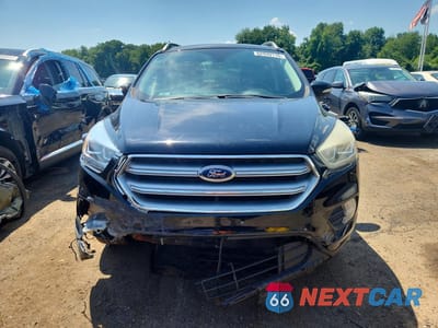 Piąte zdjęcie samochodu w środku: 2017 FORD ESCAPE TITANIUM VIN:1FMCU9JD7HUE62613 - miniatura