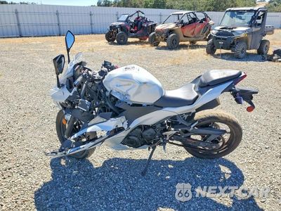 Trzecie zdjęcie samochodu z tyłu: 2025 KAWASAKI EX500 H VIN:ML5EXGH15SDA58699 - miniatura