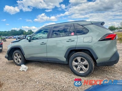 Drugie zdjęcie samochodu z przodu: 2022 TOYOTA RAV4 XLE VIN:2T3P1RFV7NW328778 - miniatura