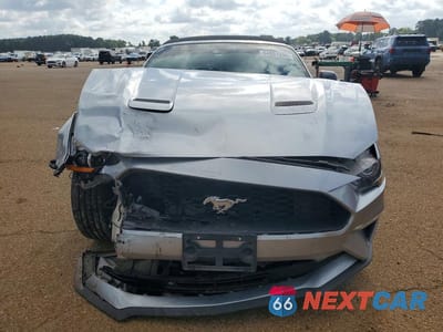 Piąte zdjęcie samochodu w środku: 2021 FORD MUSTANG VIN:1FATP8UH4M5119983 - miniatura