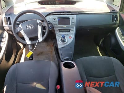 Zdjęcie 8 z 13 samochodu: 2012 TOYOTA PRIUS TWO VIN:JTDKN3DU6C5464488 - miniatura