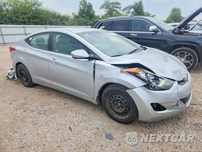 Czwarte zdjęcie samochodu z boku: 2013 HYUNDAI ELANTRA GLS VIN:5NPDH4AE4DH283880 - miniatura