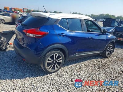 Trzecie zdjęcie samochodu z tyłu: 2018 NISSAN KICKS SR VIN:3N1CP5CU3JL543158 - miniatura