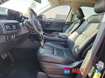 Zdjęcie 7 z 13 samochodu: 2026 LINCOLN AVIATOR VIN:5LM5J6XC9TGL06432 - miniatura