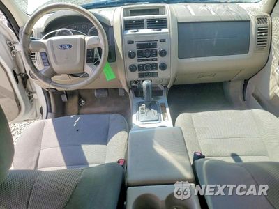 Zdjęcie 8 z 14 samochodu: 2009 FORD ESCAPE XLT VIN:1FMCU03G39KA52147 - miniatura