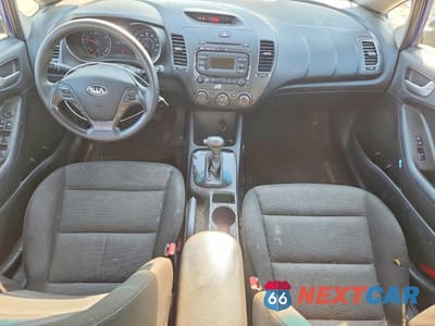 Zdjęcie 8 z 12 samochodu: 2017 KIA FORTE LX VIN:3KPFK4A7XHE100391 - miniatura