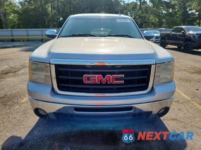 Piąte zdjęcie samochodu w środku: 2011 GMC SIERRA C1500 SLE VIN:3GTP1VE02BG204220 - miniatura