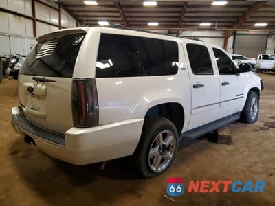 Trzecie zdjęcie samochodu z tyłu: 2013 CHEVROLET SUBURBAN K1500 LTZ VIN:1GNSKKE76DR131253 - miniatura