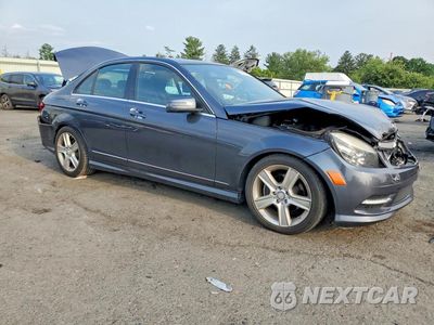 Czwarte zdjęcie samochodu z boku: 2011 MERCEDES-BENZ C 300 4MATIC VIN:WDDGF8BB5BR141435 - miniatura
