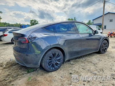 Trzecie zdjęcie samochodu z tyłu: 2024 TESLA MODEL Y VIN:7SAYGAEE9RF020807 - miniatura