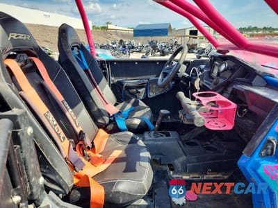Piąte zdjęcie samochodu w środku: 2018 POLARIS RZR UTILITY VEHICLE VIN:3NSVFE929JF410075 - miniatura