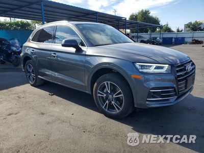 Czwarte zdjęcie samochodu z boku: 2020 AUDI Q5 E PRESTIGE VIN:WA1F2AFY4L2055500 - miniatura