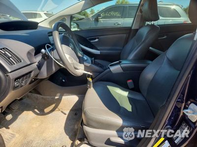 Zdjęcie 7 z 12 samochodu: 2015 TOYOTA PRIUS TWO VIN:JTDKN3DU2F0417959 - miniatura