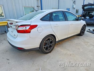 Trzecie zdjęcie samochodu z tyłu: 2013 FORD FOCUS VIN:1FADP3F28DL121408 - miniatura