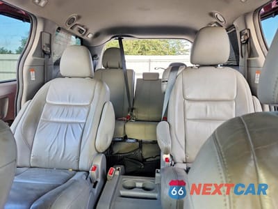 Zdjęcie 10 z 13 samochodu: 2016 TOYOTA SIENNA XLE 8-PASSENGER VIN:5TDYK3DC7GS756788 - miniatura