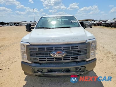 Piąte zdjęcie samochodu w środku: 2025 FORD F250 SUPER DUTY VIN:1FT7W2AT8SED34929 - miniatura