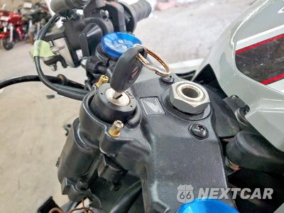 Zdjęcie 8 z 9 samochodu: 2026 HONDA CBR600 RR VIN:JH2PC40H7TK300220 - miniatura