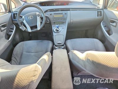Zdjęcie 8 z 12 samochodu: 2010 TOYOTA PRIUS III VIN:JTDKN3DU3A0018857 - miniatura