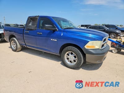 Czwarte zdjęcie samochodu z boku: 2010 DODGE RAM 1500 VIN:1D7RB1GK7AS213943 - miniatura