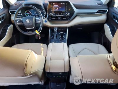 Zdjęcie 8 z 13 samochodu: 2021 TOYOTA HIGHLANDER HYBRID XLE VIN:5TDGBRCHXMS060739 - miniatura