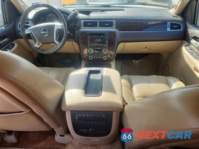 Zdjęcie 8 z 13 samochodu: 2007 GMC YUKON XL DENALI VIN:1GKFK66847J232002 - miniatura
