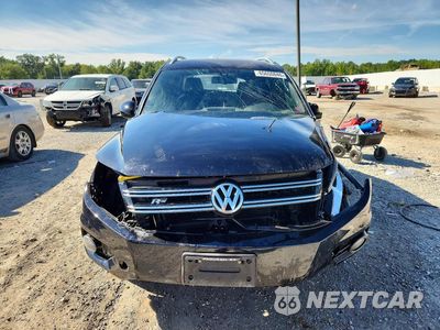 Piąte zdjęcie samochodu w środku: 2016 VOLKSWAGEN TIGUAN S VIN:WVGBV7AX9GW011922 - miniatura
