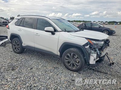 Czwarte zdjęcie samochodu z boku: 2023 TOYOTA RAV4 XLE PREMIUM VIN:4T3B6RFV0PU115802 - miniatura